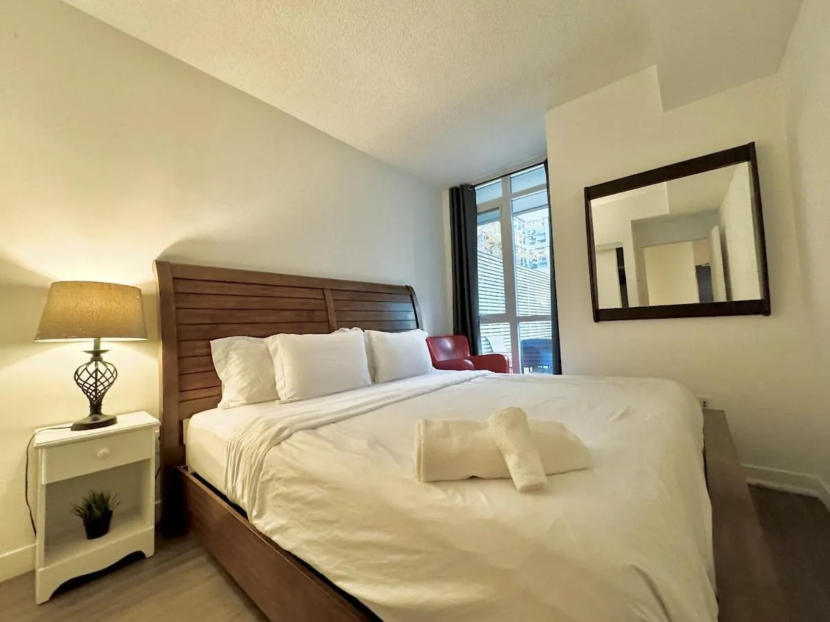 Kingbed & Bunkbed & Terrace Apartment Toronto