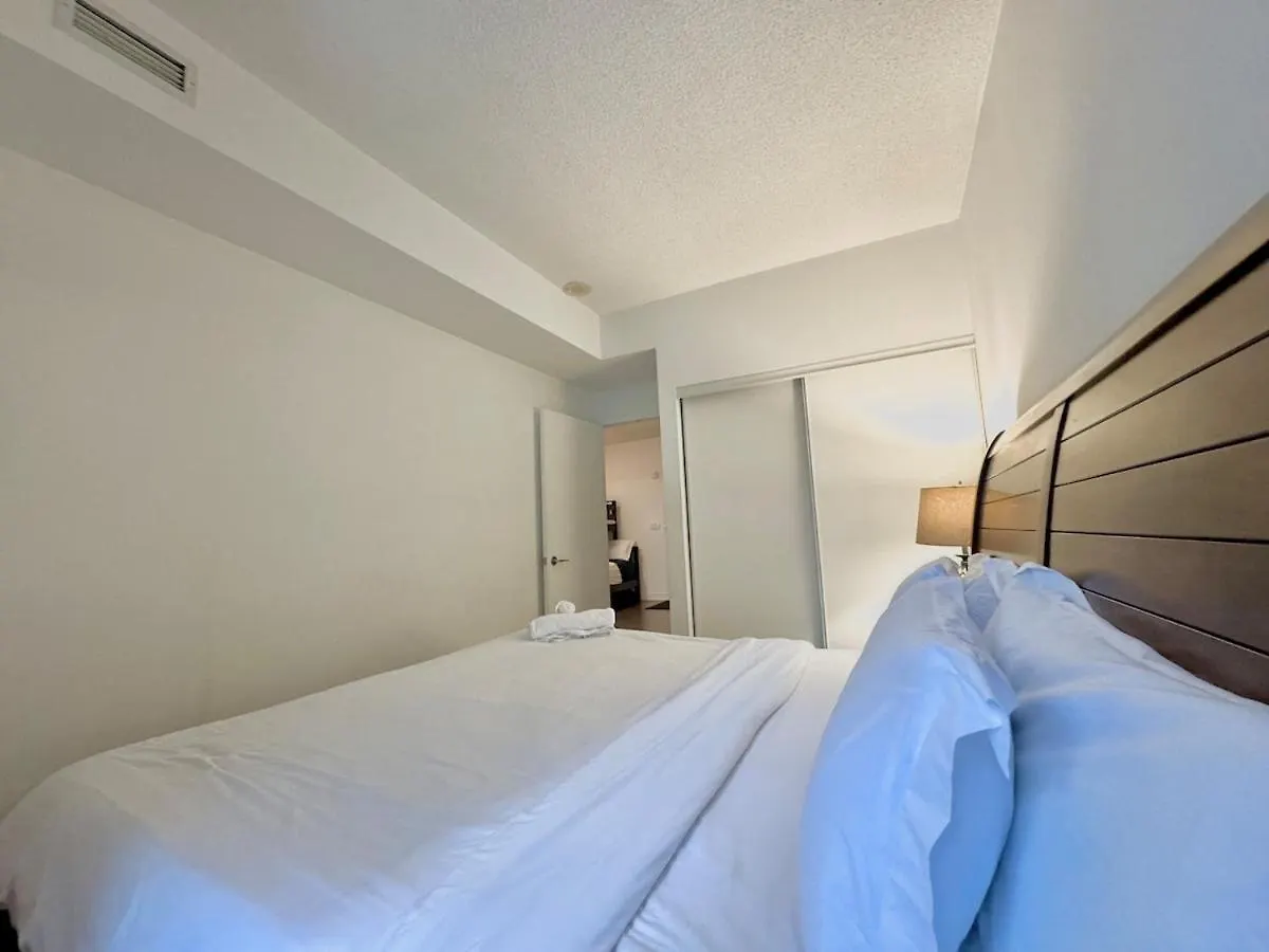 Kingbed & Bunkbed & Terrace Apartment Toronto
