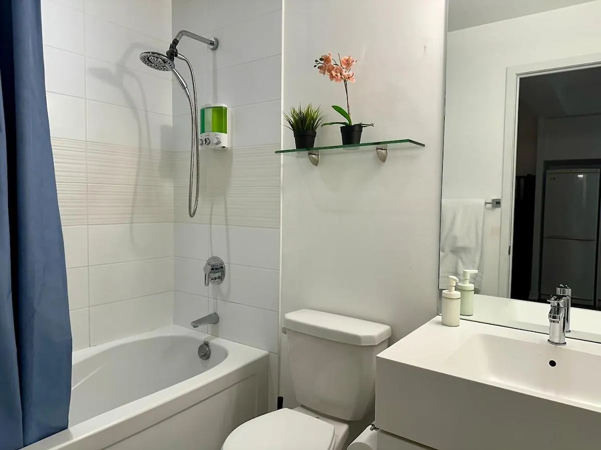 Kingbed & Bunkbed & Terrace Apartment Toronto