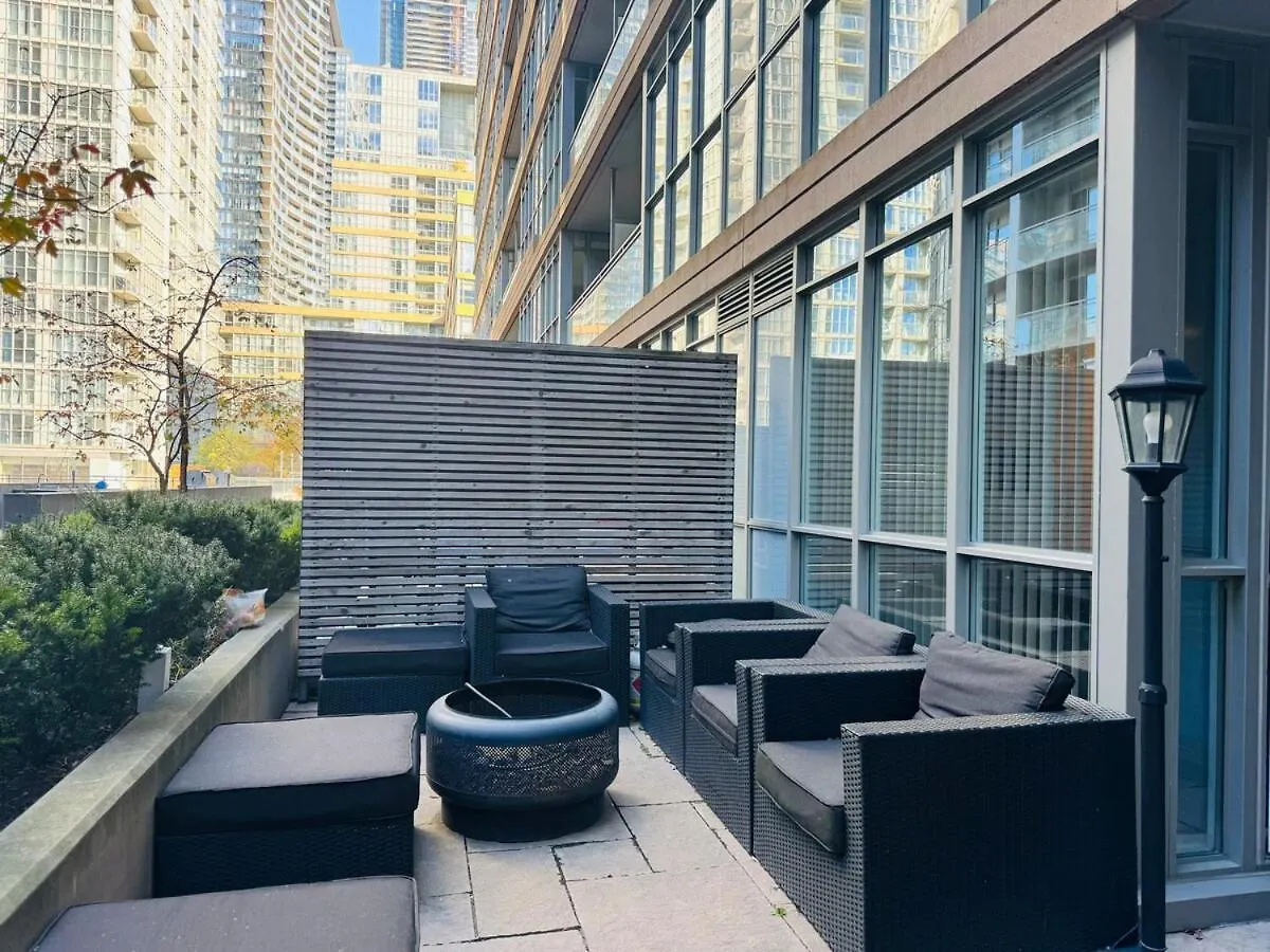Kingbed & Bunkbed & Terrace Apartment Toronto 0*,