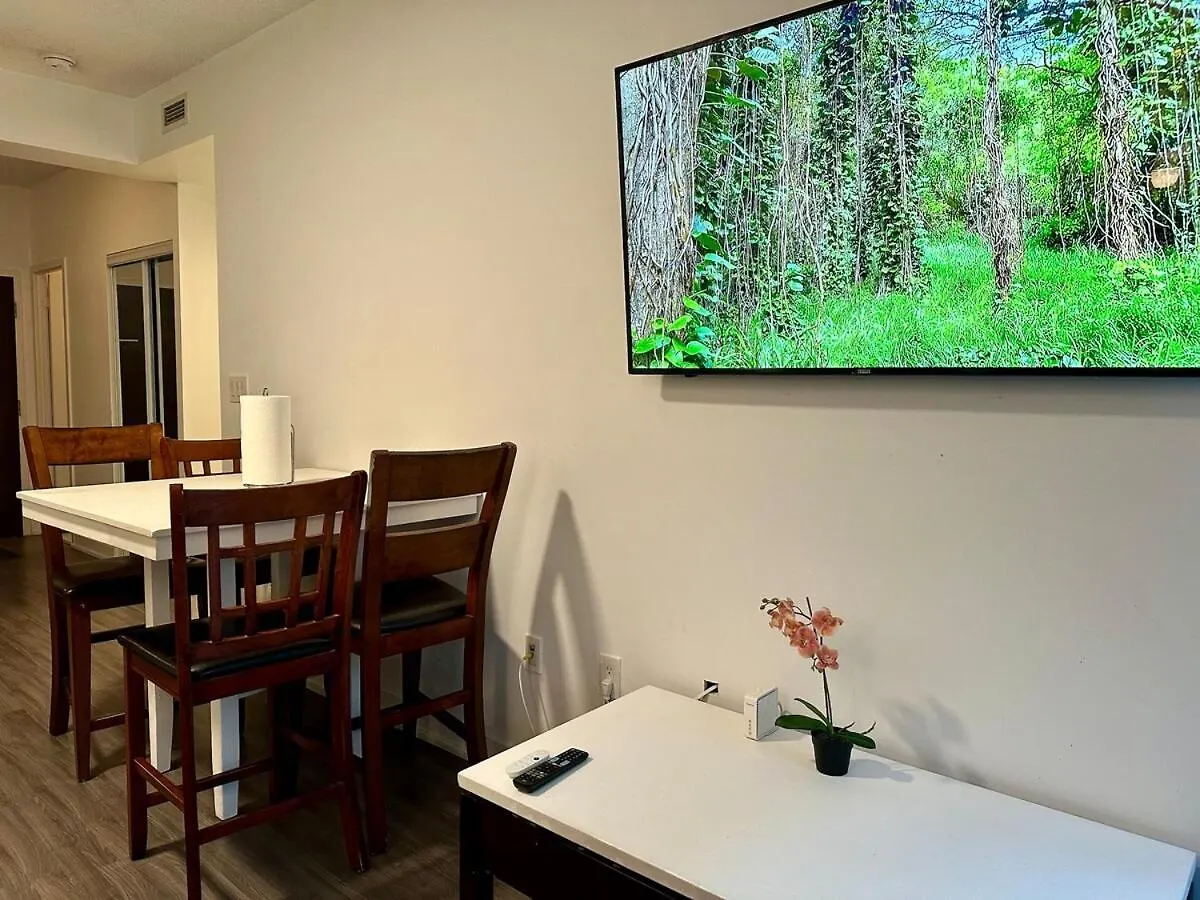 Kingbed & Bunkbed & Terrace Apartment Toronto 0*,  Canada