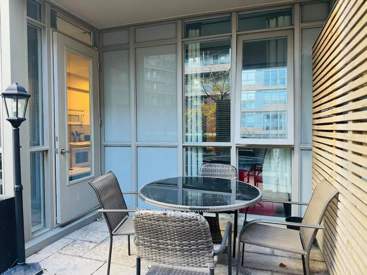 Kingbed & Bunkbed & Terrace Apartment Toronto