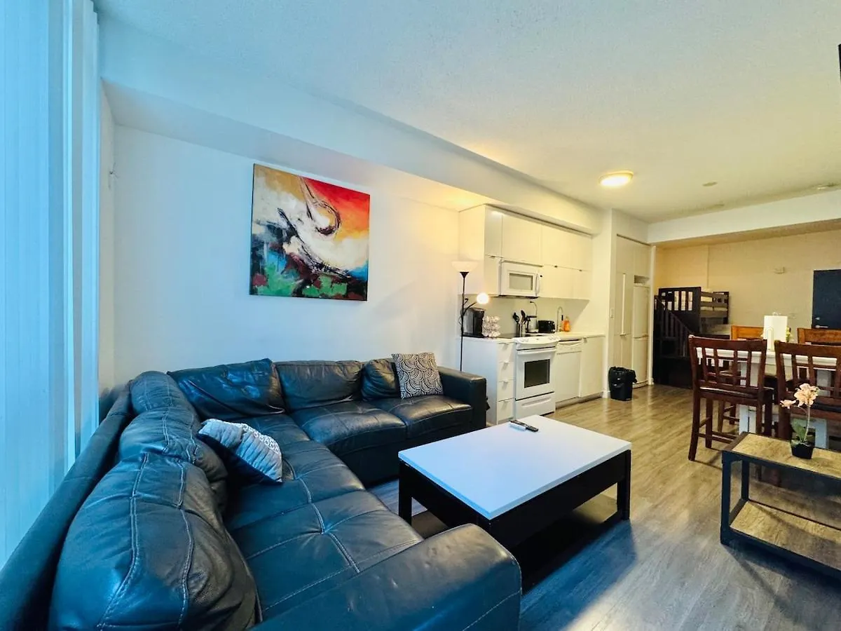 Kingbed & Bunkbed & Terrace Apartment Toronto Canada