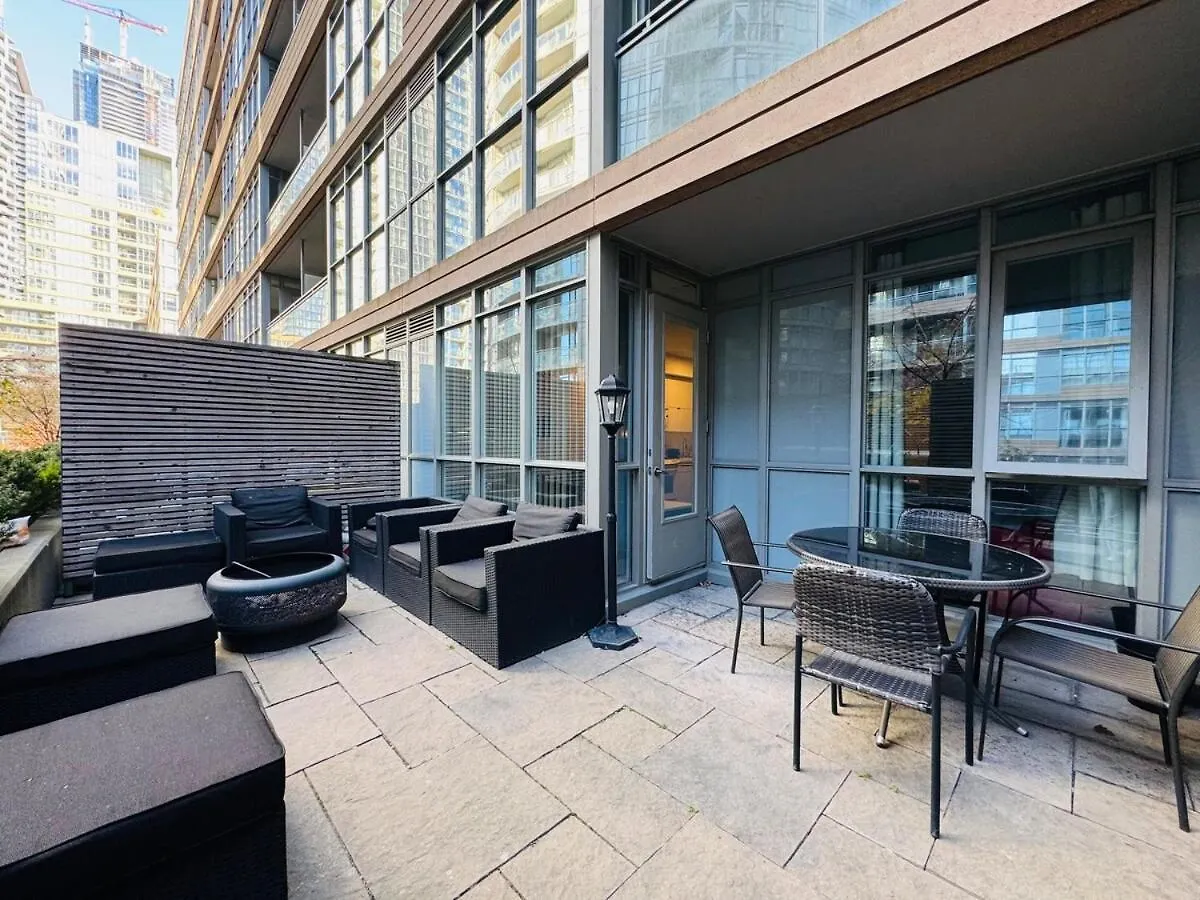 Kingbed & Bunkbed & Terrace Apartment Toronto
