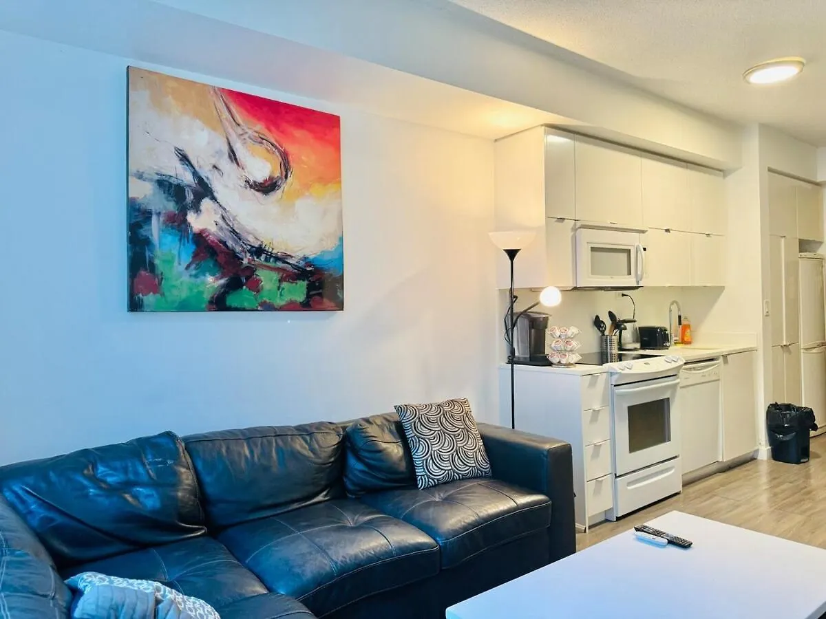 Kingbed & Bunkbed & Terrace Apartment Toronto 0*,  Canada