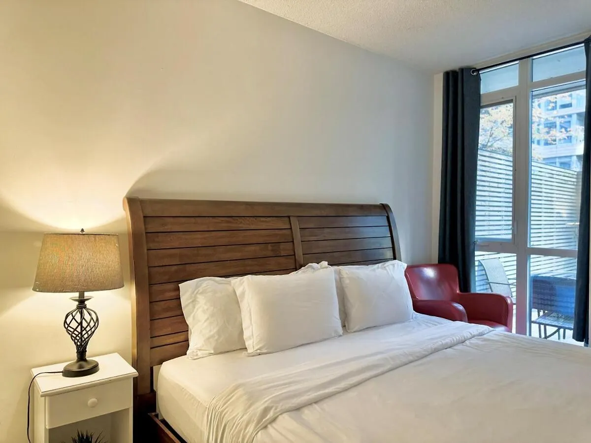 Kingbed & Bunkbed & Terrace Apartment Toronto