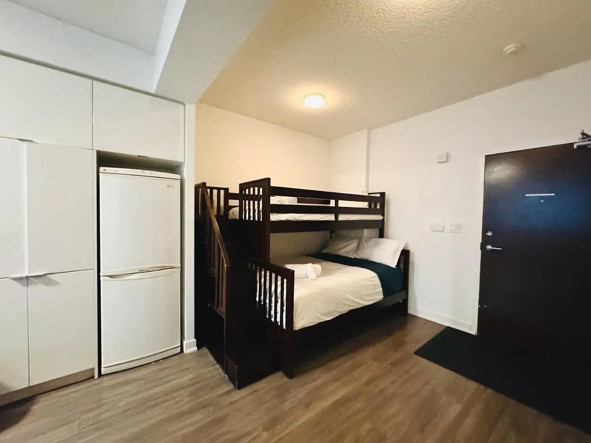 Kingbed & Bunkbed & Terrace Apartment Toronto 0*,  Canada